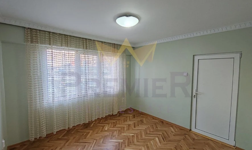 Три отделни стаи, след ремонт, Цветен квартал -  - снимка 8 - Имоти Премиер