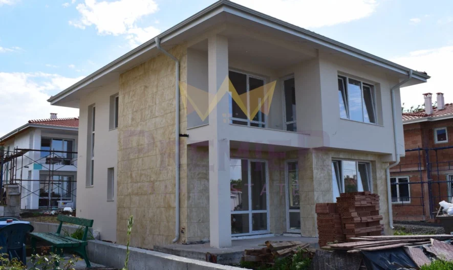 Три Самостоятелни Двуетажни Къщи с двор в с. Веселие, общ. Приморско - - снимка 8 - Имоти Премиер