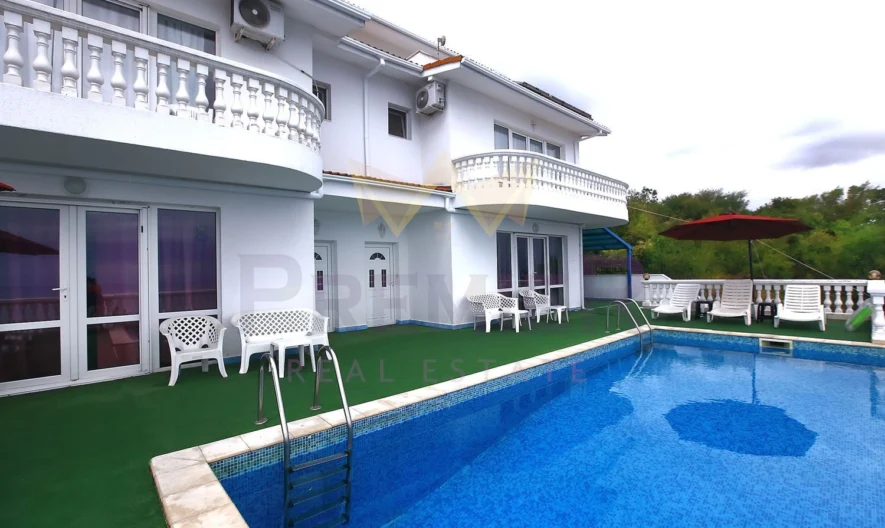 Триетажна бутикова панорамна вила в гр. Балчик - - снимка 14 - Имоти Премиер