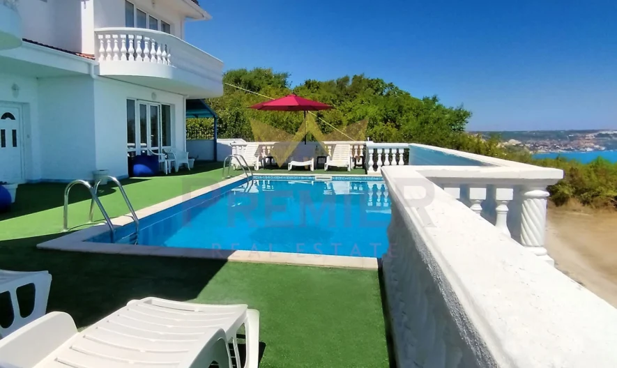 Триетажна бутикова панорамна вила в гр. Балчик - - снимка 15 - Имоти Премиер