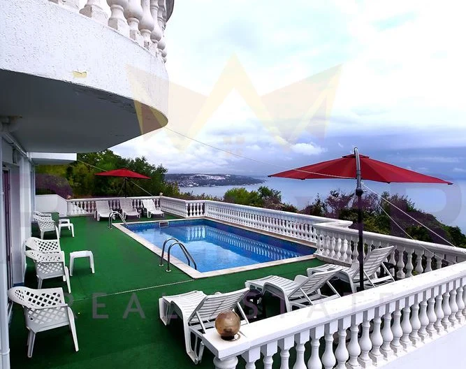 Триетажна бутикова панорамна вила в гр. Балчик -  - снимка 18 - Имоти Премиер