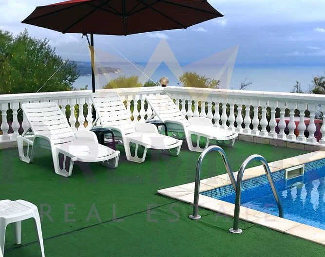 Триетажна бутикова панорамна вила в гр. Балчик - - снимка 20 - Имоти Премиер