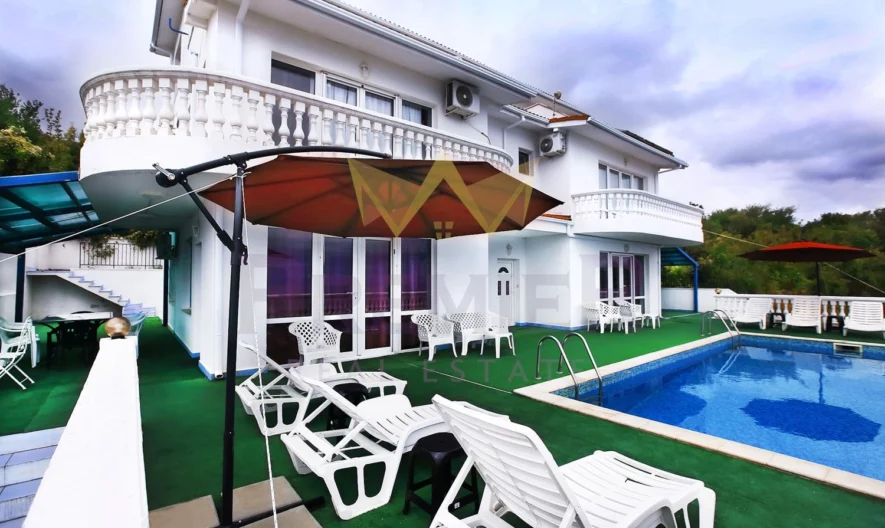 Триетажна бутикова панорамна вила в гр. Балчик - - снимка 5 - Имоти Премиер