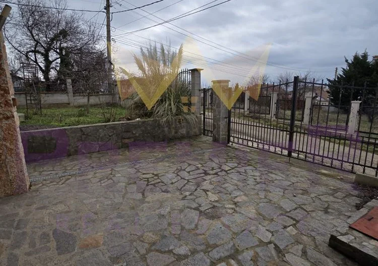 Триетажна къща -  - снимка 15 - Имоти Премиер