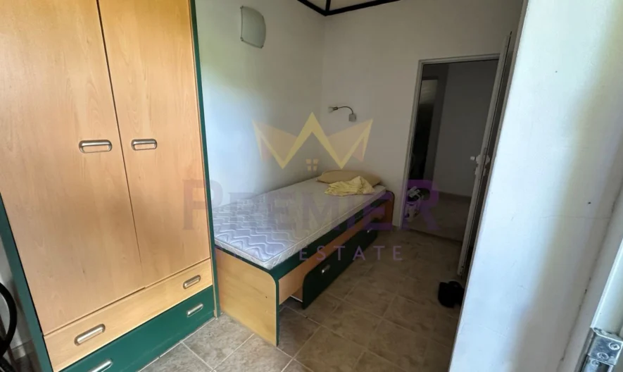 Триетажна къща (170 кв.м.) с двор (750кв.м.) с частична морска панорама на една от близките вилни зони в гр. Балчик, обл. До -  - снимка 15 - Имоти Премиер