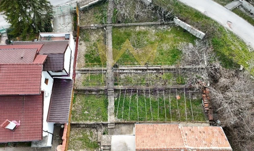 Триетажна къща (170 кв.м.) с двор (750кв.м.) с частична морска панорама на една от близките вилни зони в гр. Балчик, обл. До -  - снимка 21 - Имоти Премиер