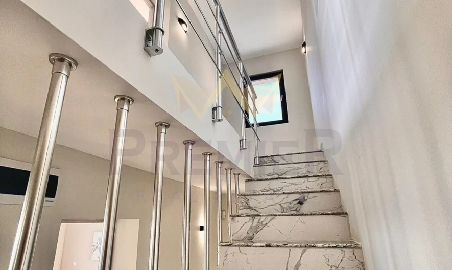 Триетажна къща - - снимка 8 - Имоти Премиер