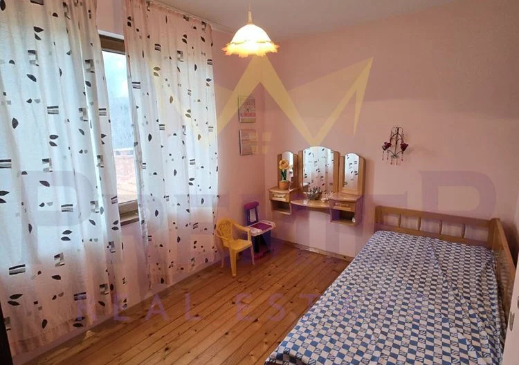 Триетажна къща -  - снимка 9 - Имоти Премиер