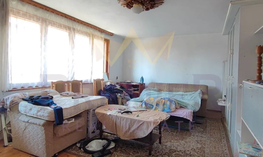 Триетажна къща гр.Балчик с гараж  и голям двор -  - снимка 5 - Имоти Премиер