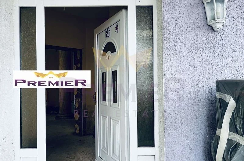 Триетажна къща кв.Виница - - снимка 2 - Имоти Премиер