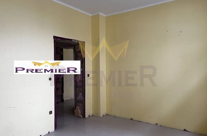 Триетажна къща кв.Виница - - снимка 3 - Имоти Премиер