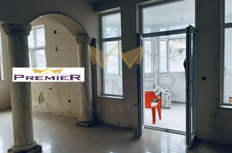 Триетажна къща кв.Виница - - снимка 4 - Имоти Премиер