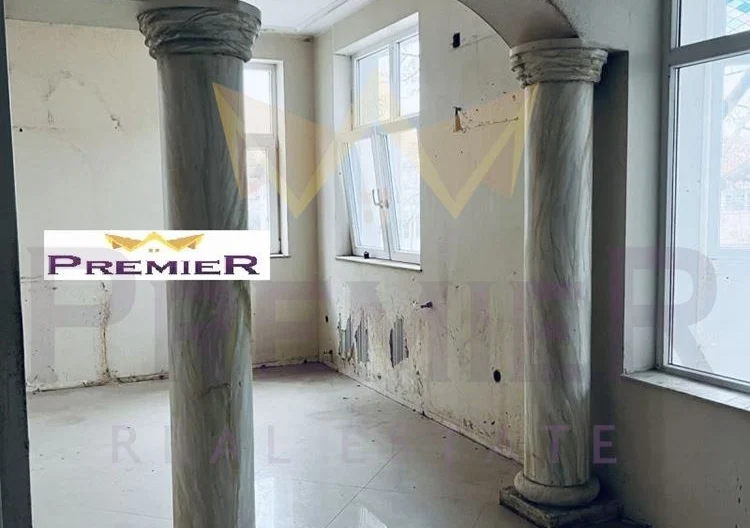 Триетажна къща кв.Виница - - снимка 5 - Имоти Премиер