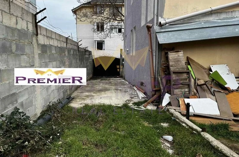 Триетажна къща кв.Виница - - снимка 9 - Имоти Премиер