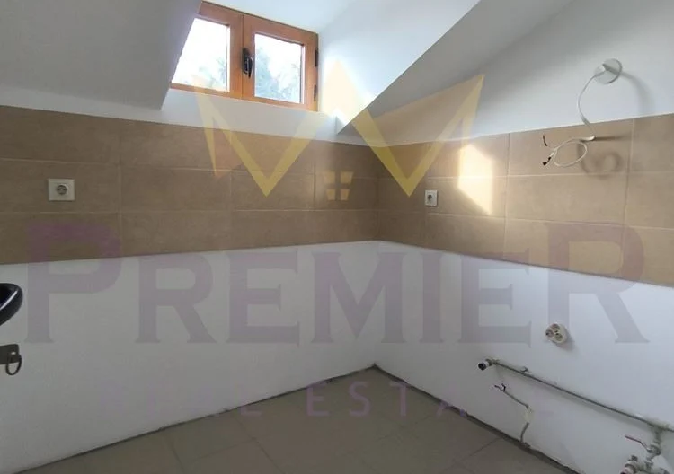 Триетажна къща м-т Ален Мак -  - снимка 16 - Имоти Премиер