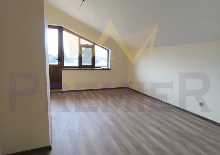 Триетажна къща м-т Ален Мак -  - снимка 8 - Имоти Премиер