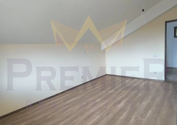 Триетажна къща м-т Ален Мак -  - снимка 9 - Имоти Премиер