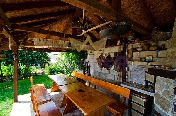 Триетажна къща с басейн в с.Близнаци -  - снимка 4 - Имоти Премиер