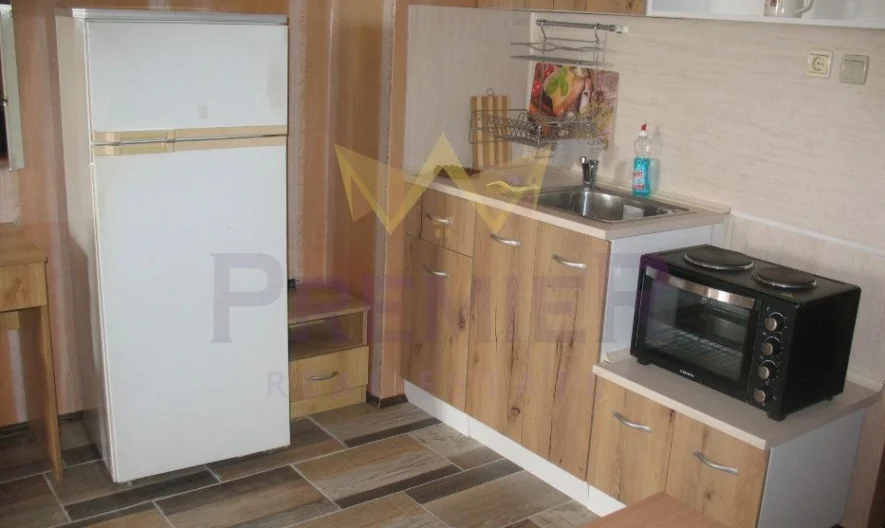 Триетажна къща с басейн в с.Близнаци -  - снимка 5 - Имоти Премиер