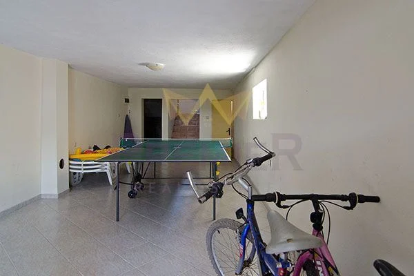 Триетажна къща с басейн в с.Близнаци -  - снимка 9 - Имоти Премиер