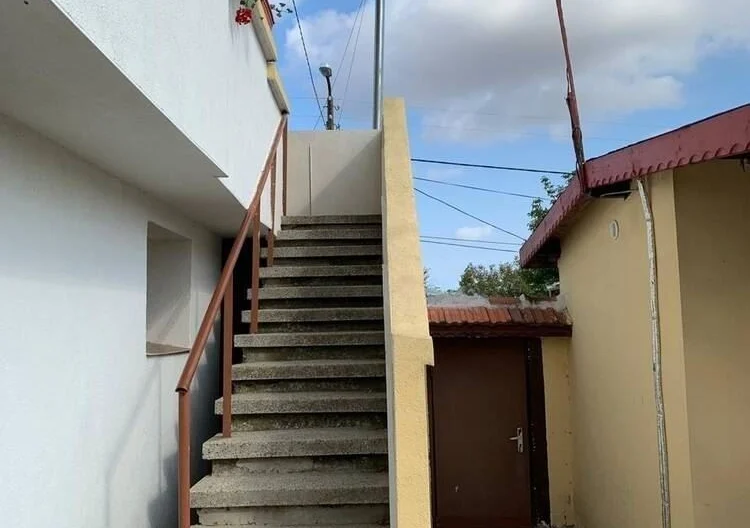 Триетажна къща с двор, гараж и лятна кухня в с. Извор -  - снимка 6 - Имоти Премиер