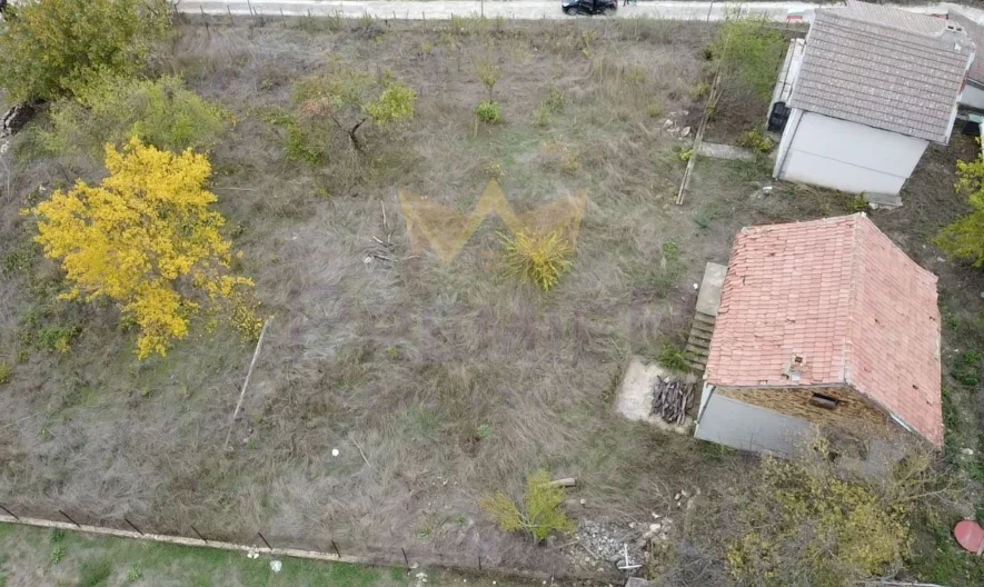 Триетажна къща с двор и горска панорама в с. Климентово -  - снимка 5 - Имоти Премиер