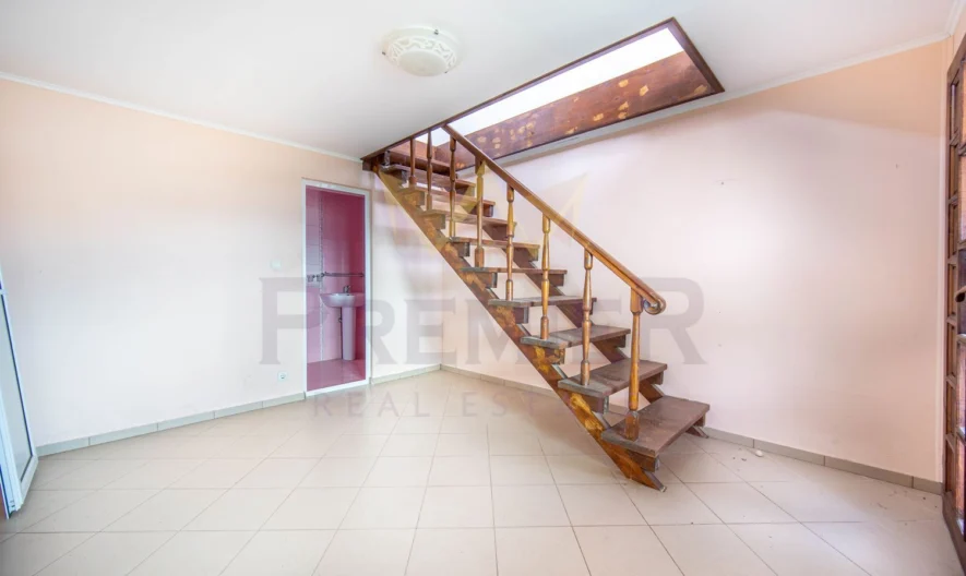 Триетажна къща с голям двор и стархотна морска панорама в с. Тюленово -  - снимка 15 - Имоти Премиер