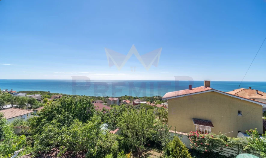 Триетажна къща с изглед към морето -  - снимка 2 - Имоти Премиер