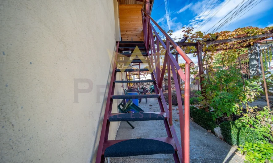 Триетажна къща с морска гледка в град Балчик . -  - снимка 14 - Имоти Премиер