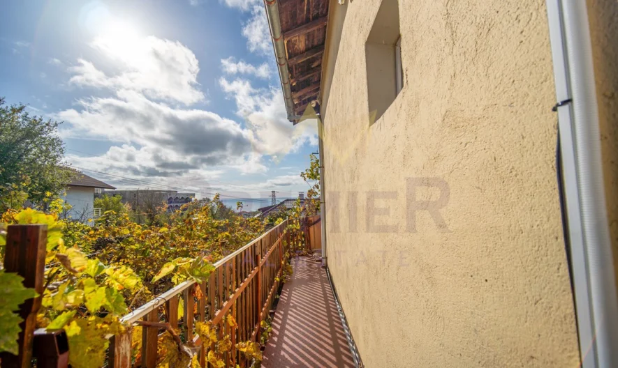 Триетажна къща с морска гледка в град Балчик . - - снимка 16 - Имоти Премиер