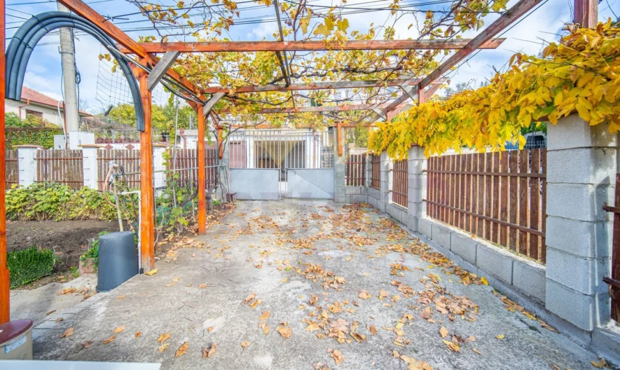 Триетажна къща с морска гледка в град Балчик . -  - снимка 17 - Имоти Премиер