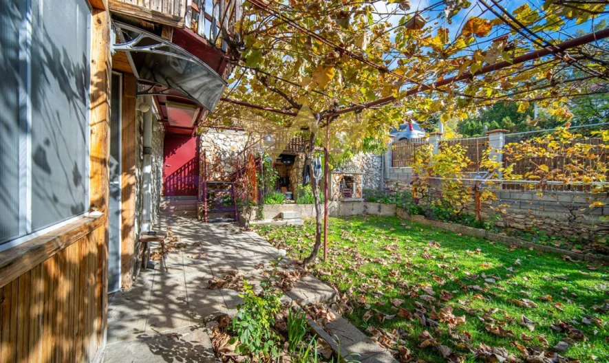 Триетажна къща с морска гледка в град Балчик . -  - снимка 26 - Имоти Премиер