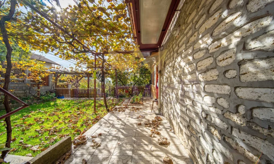 Триетажна къща с морска гледка в град Балчик . -  - снимка 27 - Имоти Премиер