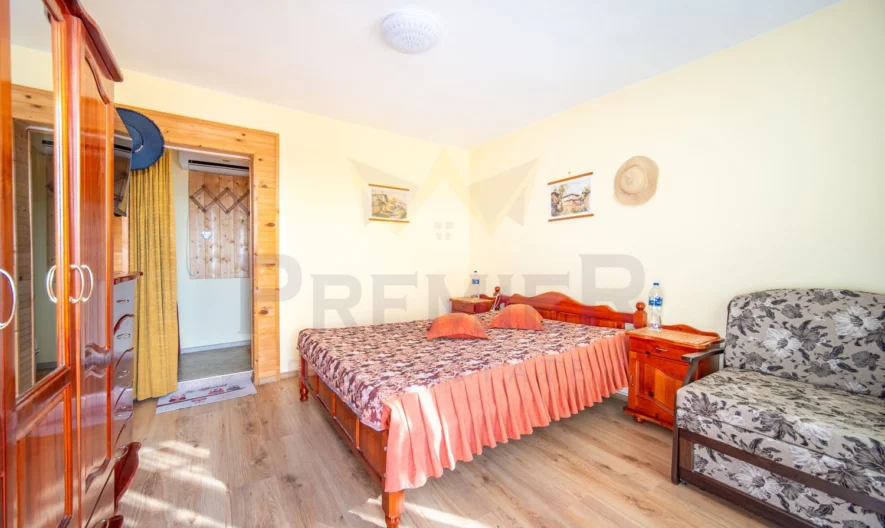 Триетажна къща с морска гледка в град Балчик . - - снимка 6 - Имоти Премиер