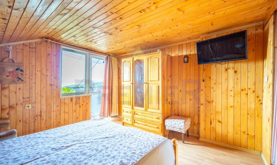 Триетажна къща с морска гледка в град Балчик . - - снимка 9 - Имоти Премиер