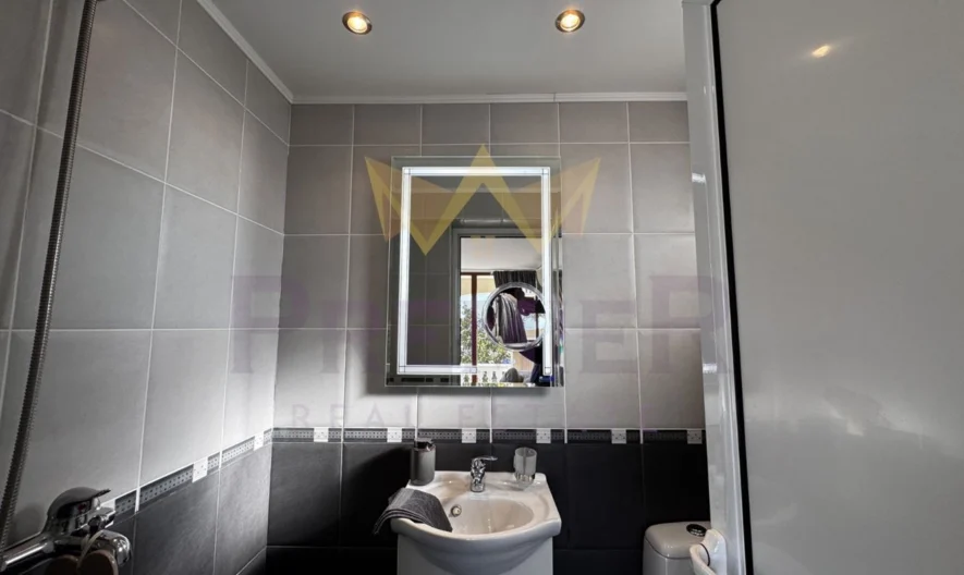 Триетажна къща с морска панорама -  - снимка 10 - Имоти Премиер