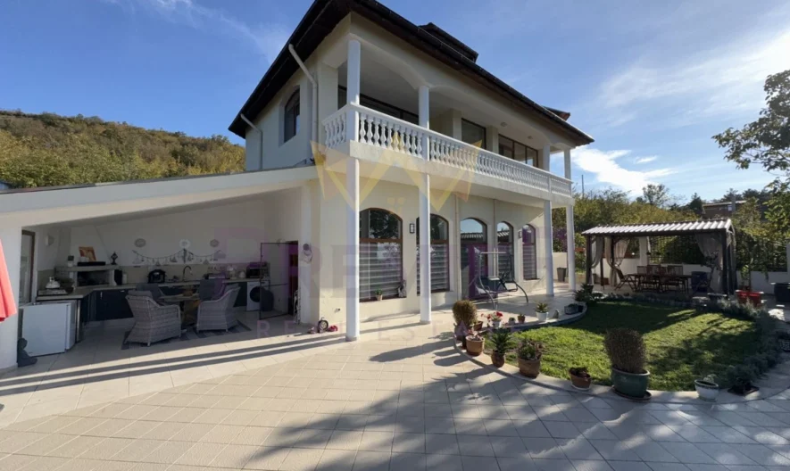 Триетажна къща с морска панорама -  - снимка 15 - Имоти Премиер