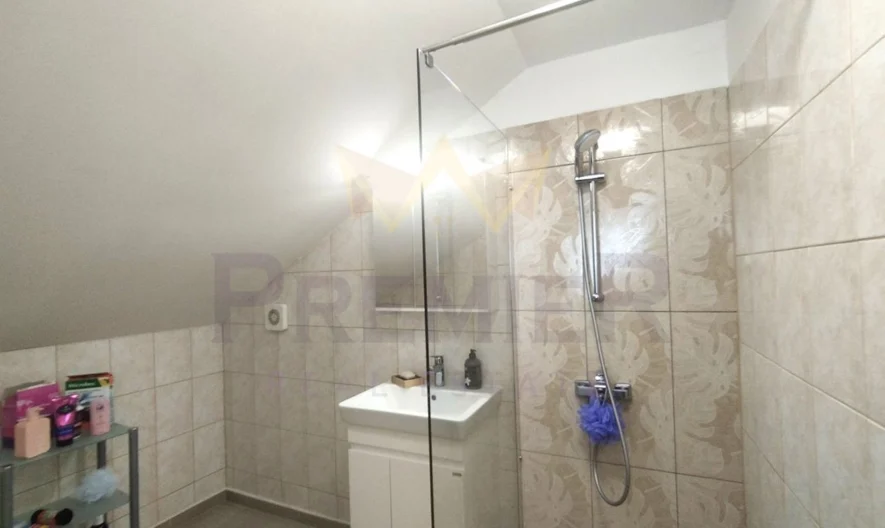 Триетажна къща с Морска Панорама ! -  - снимка 16 - Имоти Премиер