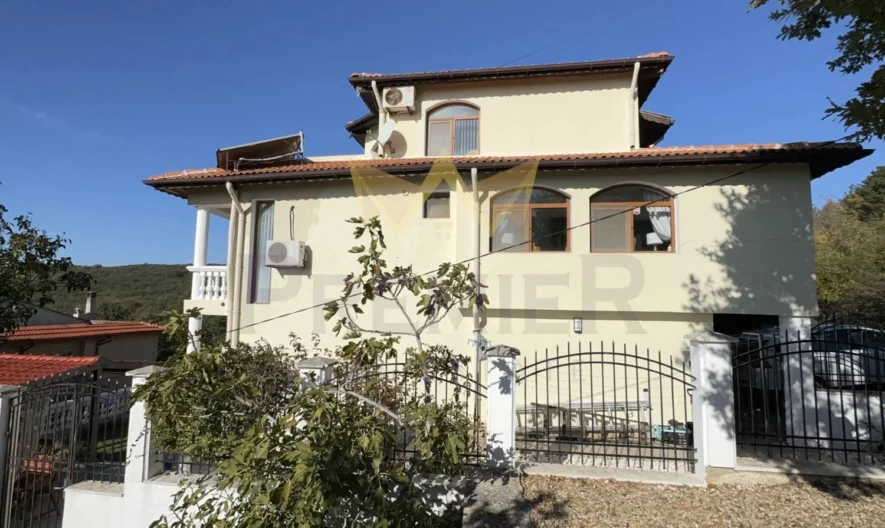 Триетажна къща с морска панорама -  - снимка 17 - Имоти Премиер