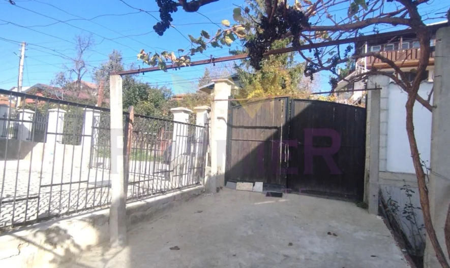 Триетажна къща с Морска Панорама ! -  - снимка 18 - Имоти Премиер