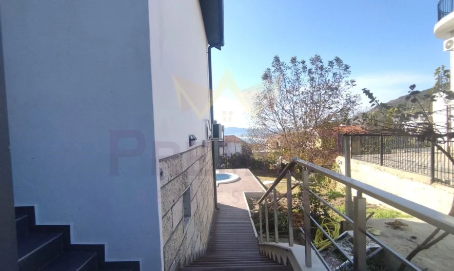 Триетажна къща с Морска Панорама ! -  - снимка 23 - Имоти Премиер