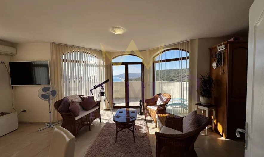 Триетажна къща с морска панорама -  - снимка 8 - Имоти Премиер