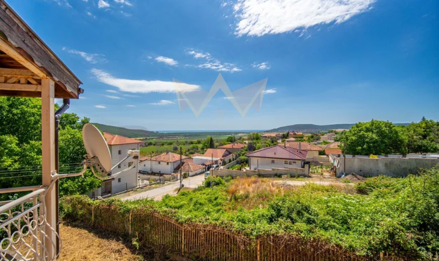 Триетажна къща с морска панорама в село Рогачево - - снимка 18 - Имоти Премиер