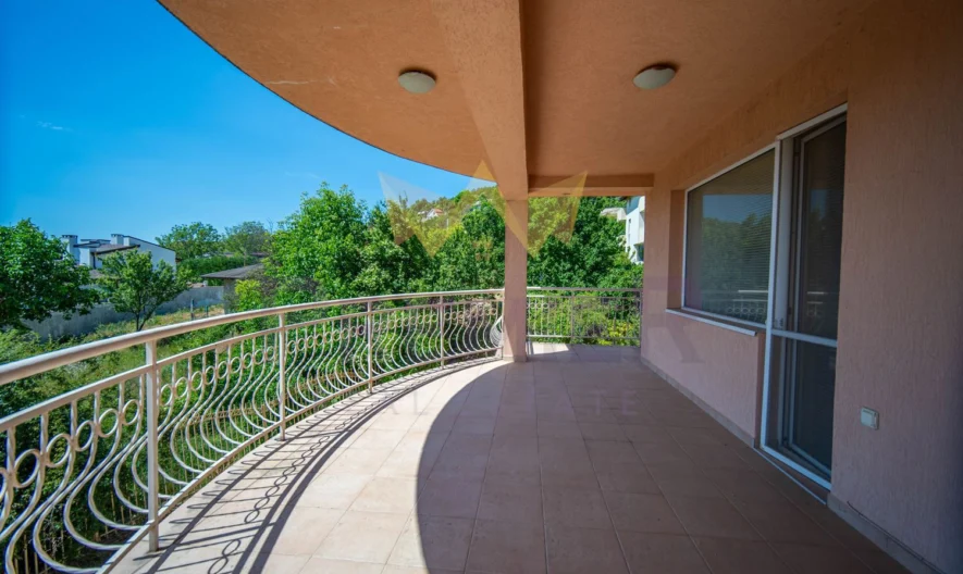 Триетажна къща с морска панорама в село Рогачево - - снимка 19 - Имоти Премиер