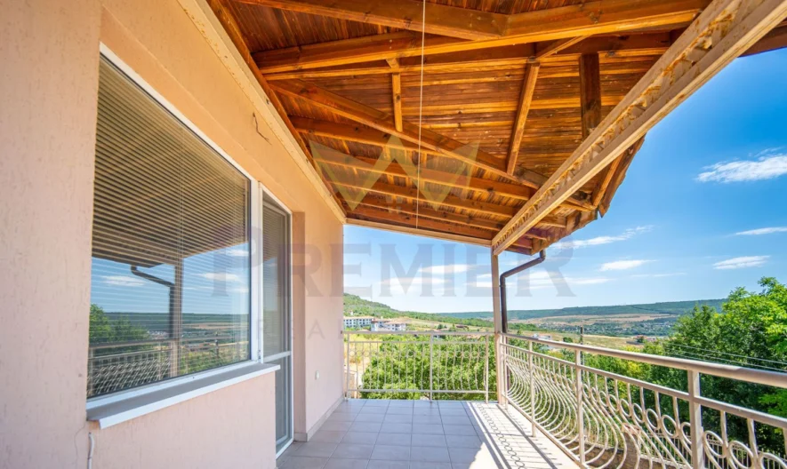 Триетажна къща с морска панорама в село Рогачево - - снимка 22 - Имоти Премиер