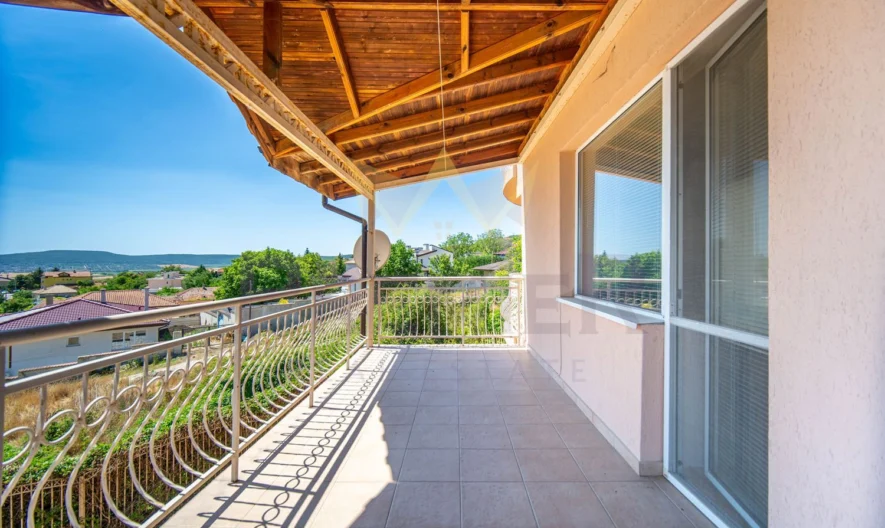 Триетажна къща с морска панорама в село Рогачево - - снимка 23 - Имоти Премиер