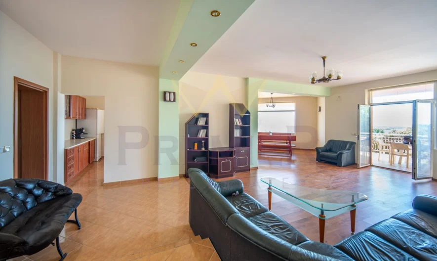 Триетажна къща с морска панорама в село Рогачево - - снимка 3 - Имоти Премиер