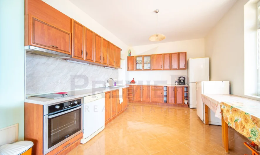 Триетажна къща с морска панорама в село Рогачево - - снимка 4 - Имоти Премиер