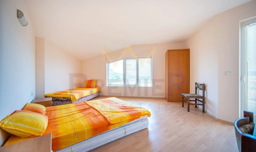 Триетажна къща с морска панорама в село Рогачево - - снимка 8 - Имоти Премиер