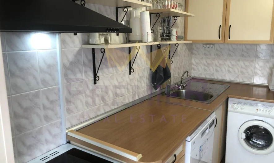 ТРИЕТАЖНА КЪЩА С ПЕТ СПАЛНИ - - снимка 1 - Имоти Премиер